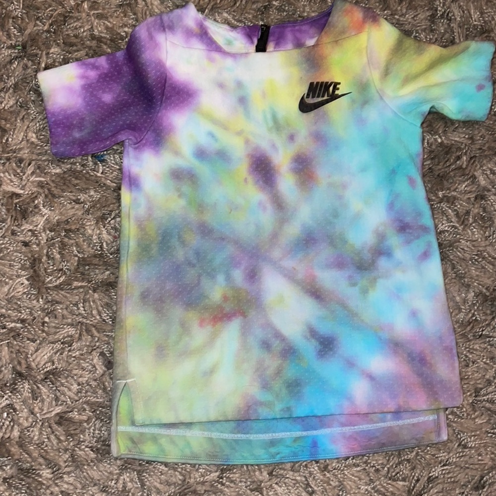 Nike girls tie dye top 5-6Y
